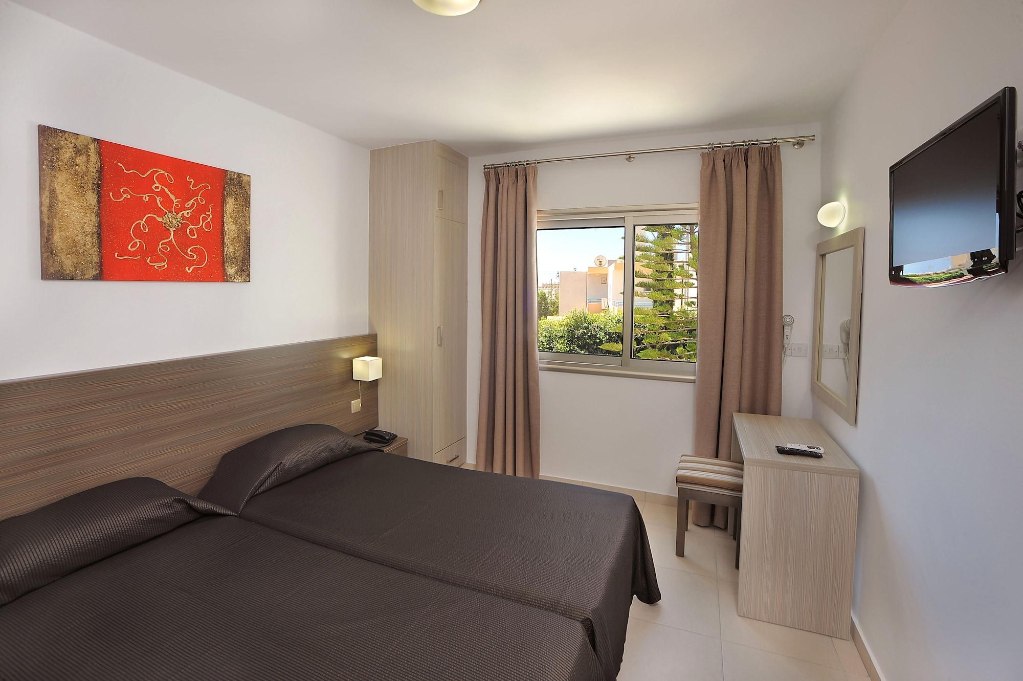Petrosana Hotel Apartments Aya Napa Dış mekan fotoğraf