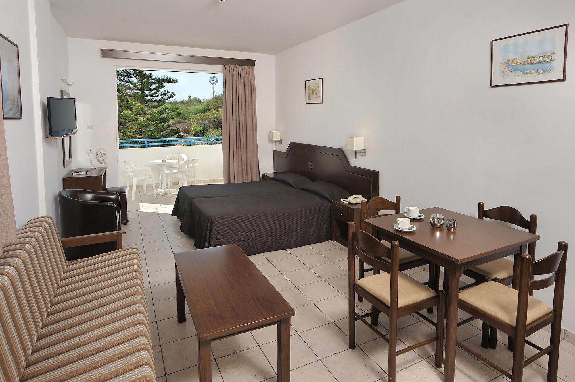 Petrosana Hotel Apartments Aya Napa Dış mekan fotoğraf