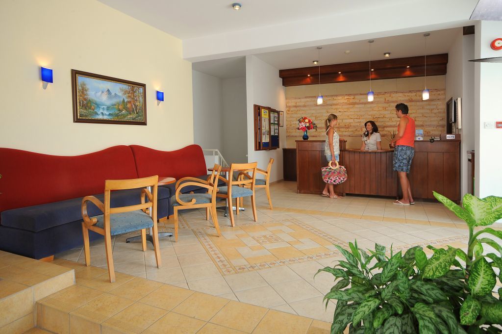 Petrosana Hotel Apartments Aya Napa Dış mekan fotoğraf