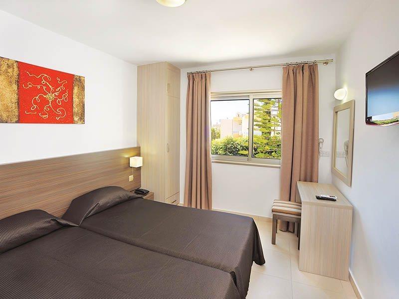 Petrosana Hotel Apartments Aya Napa Dış mekan fotoğraf