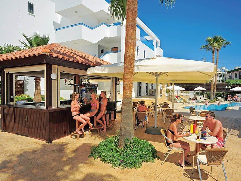 Petrosana Hotel Apartments Aya Napa Dış mekan fotoğraf