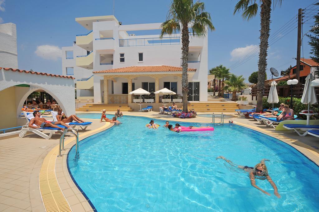 Petrosana Hotel Apartments Aya Napa Dış mekan fotoğraf