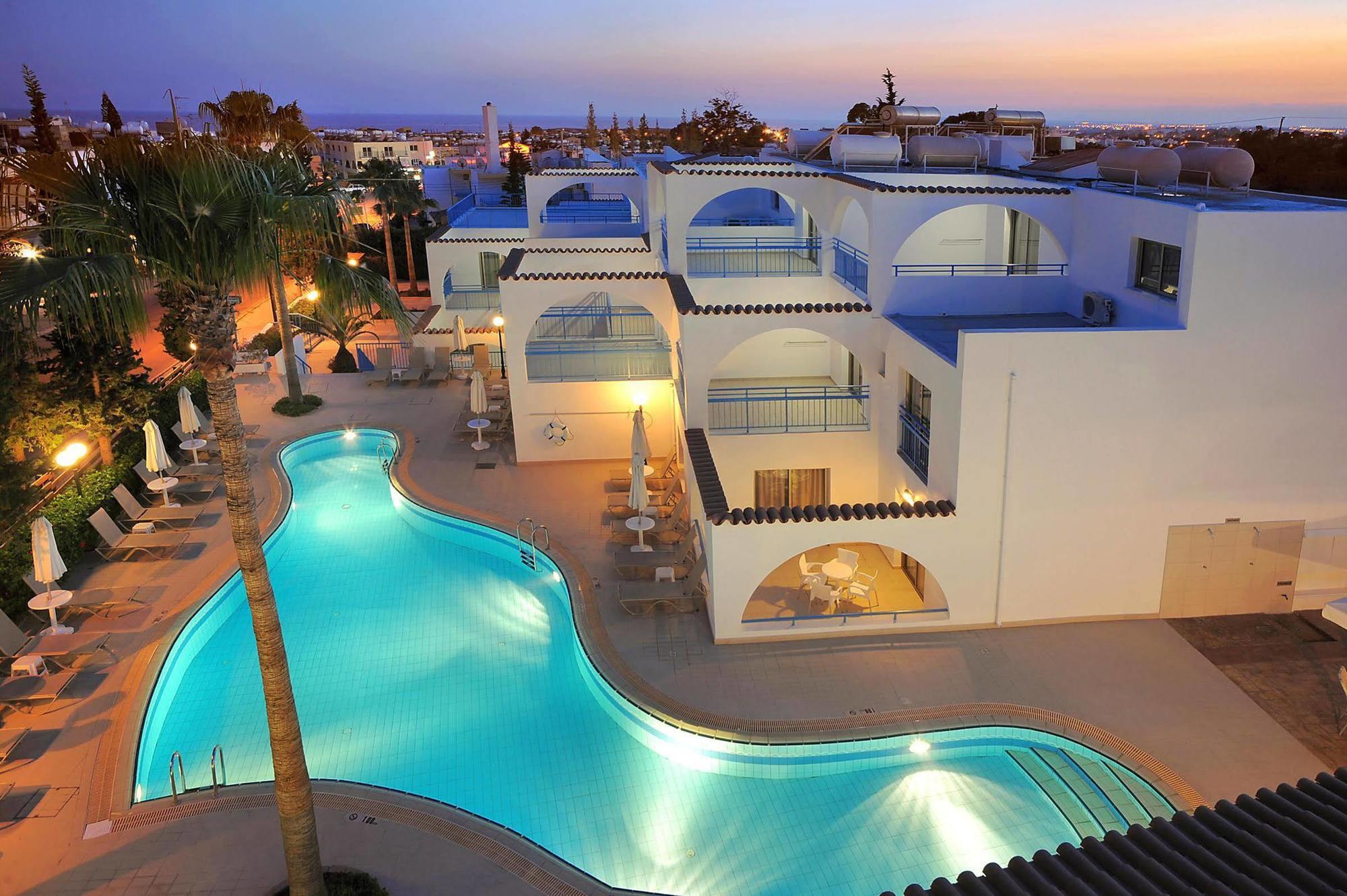 Petrosana Hotel Apartments Aya Napa Dış mekan fotoğraf