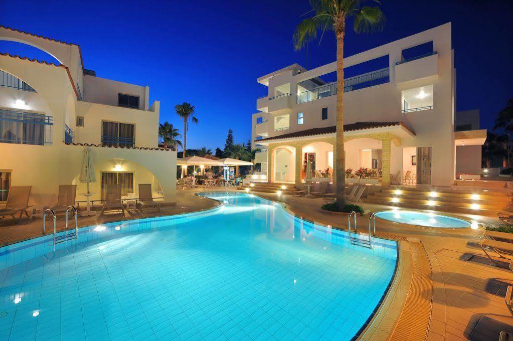 Petrosana Hotel Apartments Aya Napa Dış mekan fotoğraf