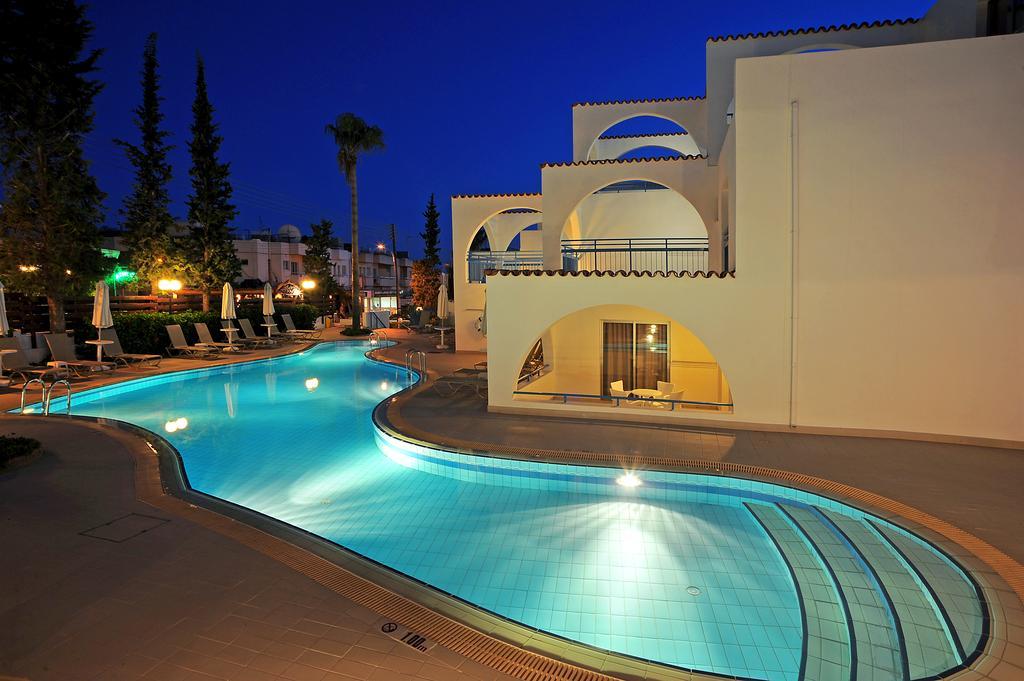 Petrosana Hotel Apartments Aya Napa Dış mekan fotoğraf