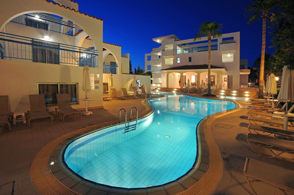 Petrosana Hotel Apartments Aya Napa Dış mekan fotoğraf